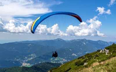 Parapente en montagne : comment lire le terrain et exploiter les thermiques – astuces LocaWing