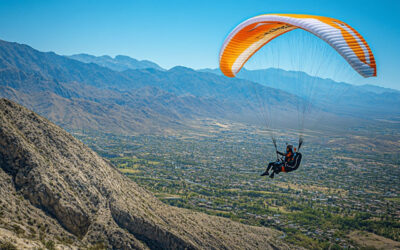 Pourquoi une formation de perfectionnement en parapente est indispensable pour les pilotes passionnés